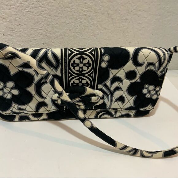 Vera Bradley knot just a clutch purse - Picture 8 of 11